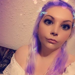 Meet your Posher, Cait